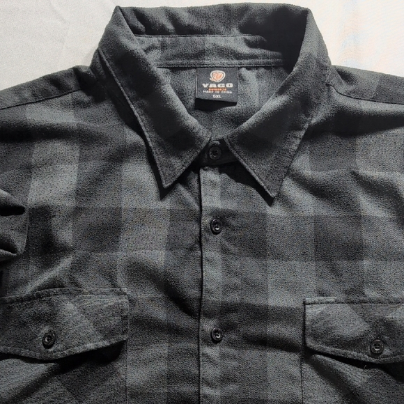 Men's Casual Black Button Down Shirt - Picture 1 of 6